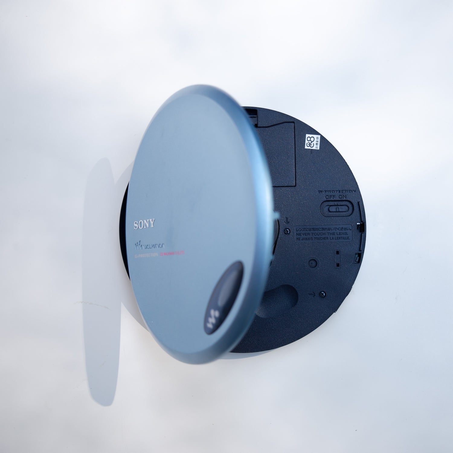 Sony Walkman D-EJ775 Portable CD Player with remote control